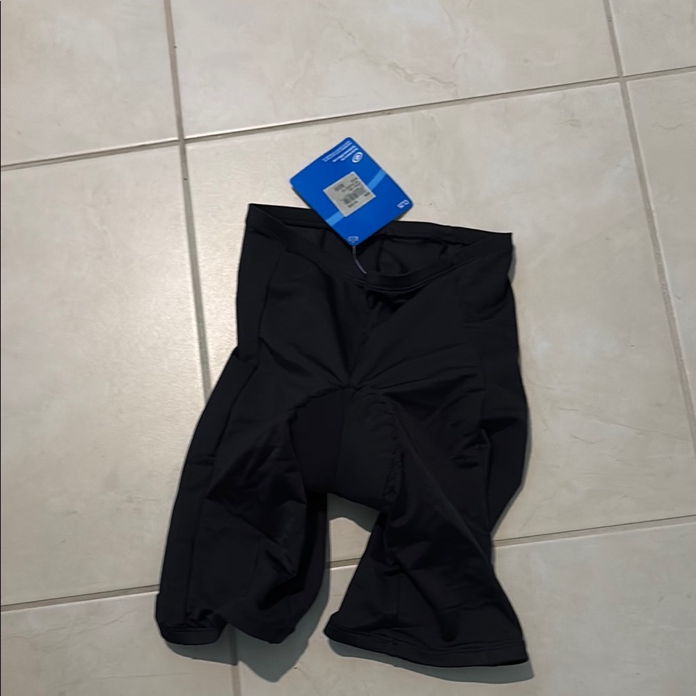 NWT men’s cycling shorts medium performance 1420